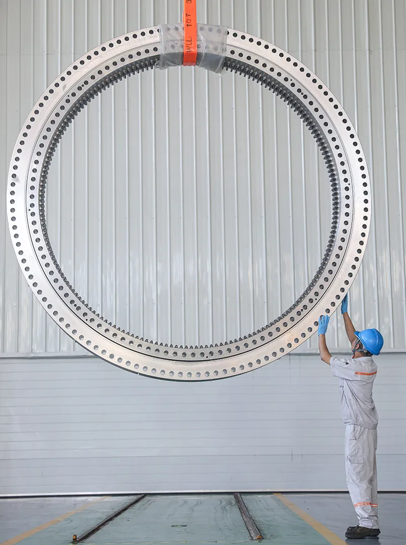 整体式超大型三排滚子回转支承